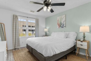 1 bedroom, desk, WiFi, bed sheets