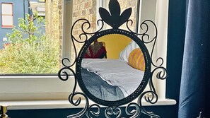 Apartment, Multiple Beds | Dining - Stylish Portobello Road 2 Bedroom Easy Access (London)