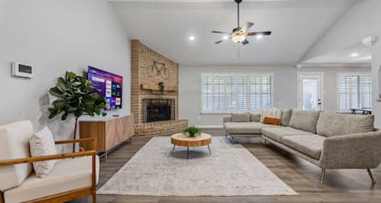 Cute & Cozy 3BR, 2bath w POOL