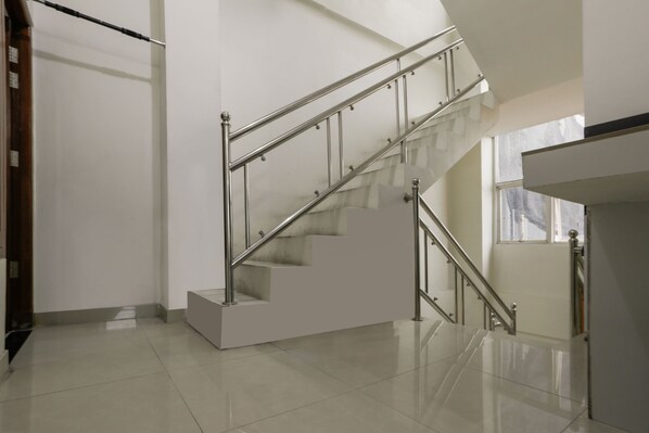 Lobby - Hotel O Tamansari Guest House (Surakarta)