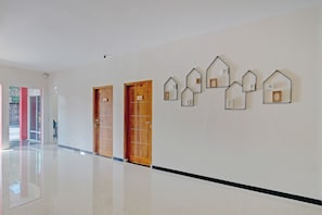 Lobby - OYO Capital O 90410 Griya Amanah Jajar Syariah (Surakarta)