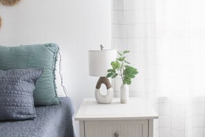 1 bedroom, desk, WiFi, bed sheets