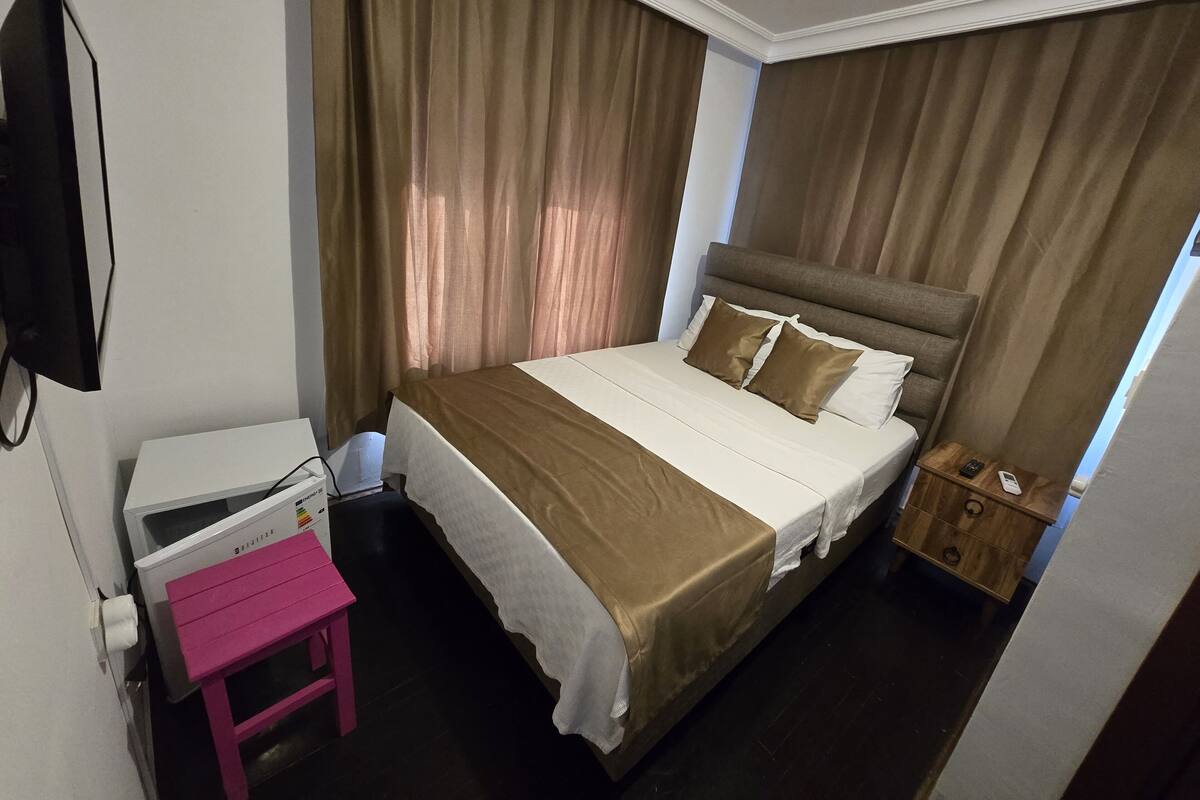 Premium bedding, down duvets, Select Comfort beds, free WiFi