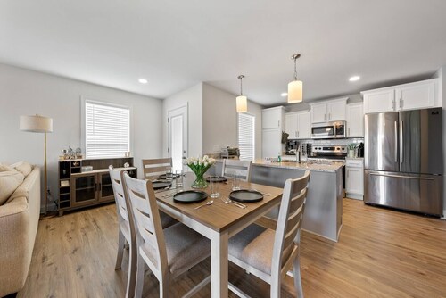 Family Game Night II - 3BD/2.5BA