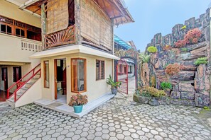 Façana frontal de l'allotjament