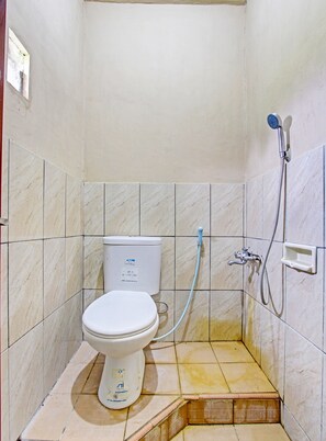 Quarto casal luxo | Banheiro | Chuveiro, toalhas de banho