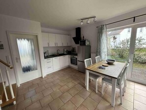 Ovn, opvaskemaskine, højstol