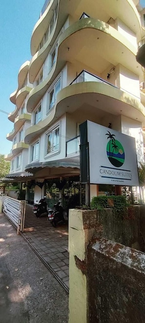 Exterior - Candolim Suites (Candolim)