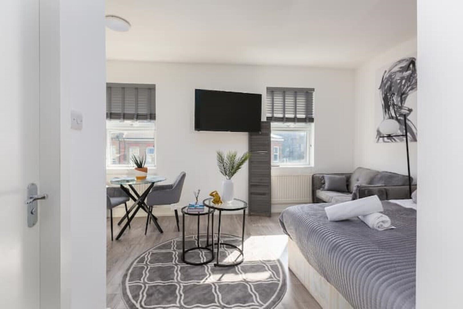 1 bedroom, iron/ironing board, travel cot, free WiFi