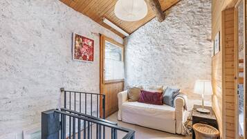 Nhà dành cho gia đình, nhiều phòng ngủ (Rustico Stock with free WiFi) | Khu phòng khách | Dàn stereo