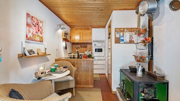 Tủ lạnh, lò nướng, bếp nấu, dụng cụ pha cà phê/trà