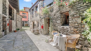 Family House, Multiple Bedrooms (Rustico Stock with free WiFi) | Outdoor dining