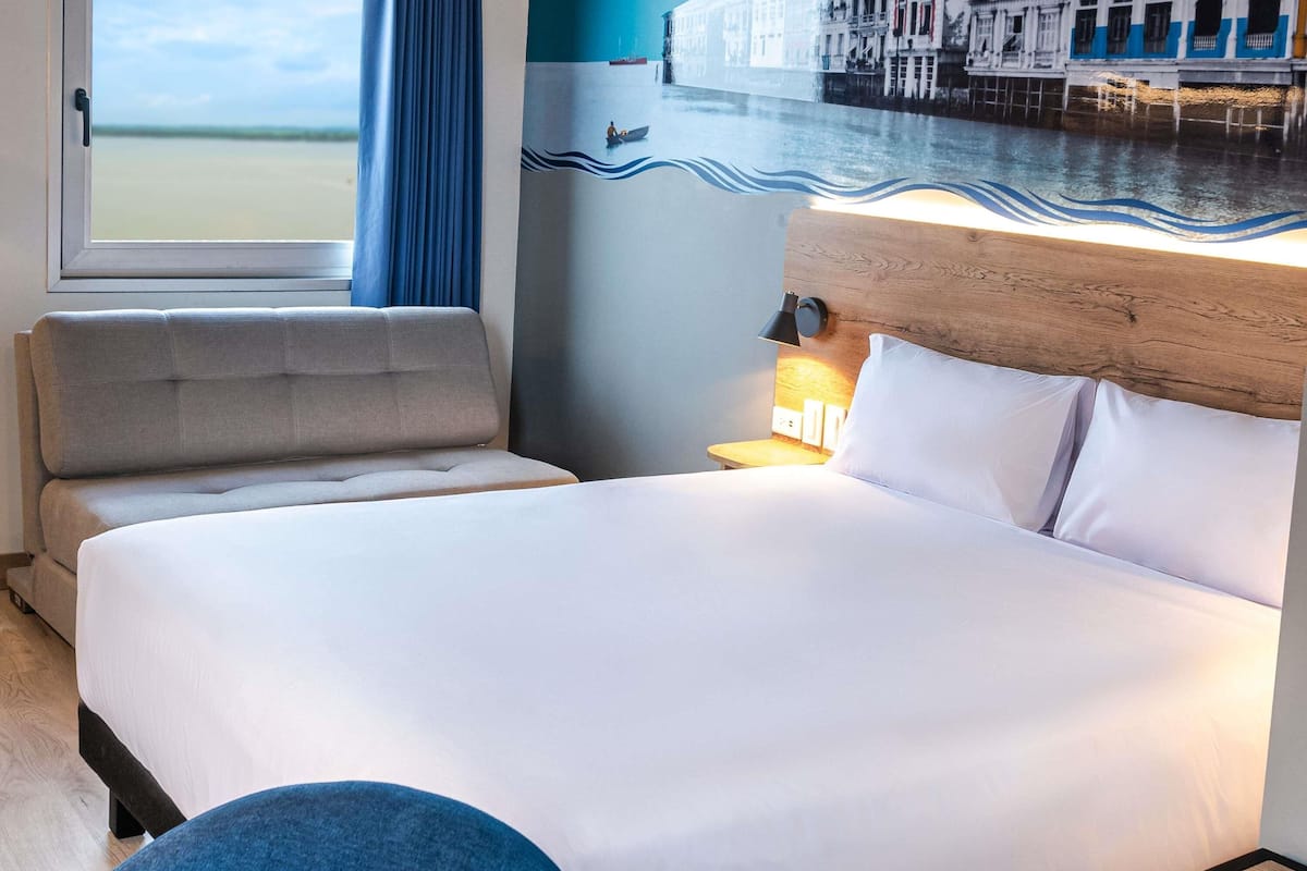 Deluxe Room, 1 Double Bed with Sofa bed