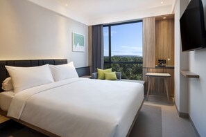 Habitación estándar, 1 cama de matrimonio | Caja fuerte, escritorio, espacio para trabajar con un portátil