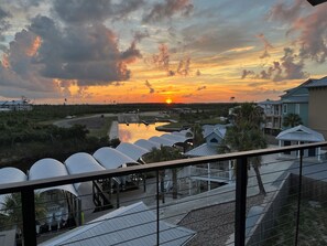 Property grounds - Sandy Anchor-New Modern Home, weekly discount. Boat Slip, Great Views (Mexico Beach)