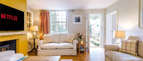 Deluxe Cottage, Ensuite, Courtyard View (Rose Cottage) | Lounge