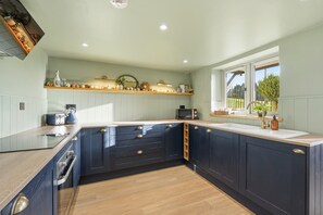 Småhus – deluxe, eget bad, bakgårdsutsikt (Laburnum Cottage) | Delt kjøkken | Høy barnestol