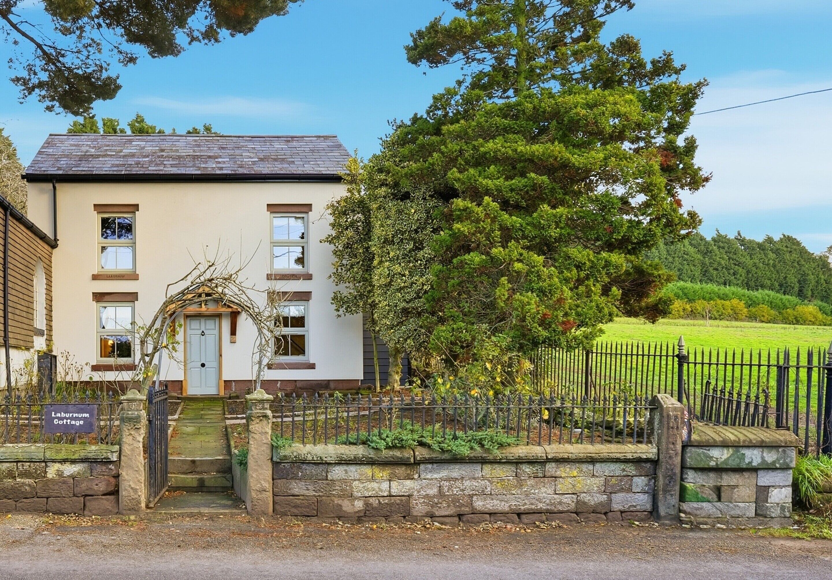 Deluxe Cottage, Ensuite, Courtyard View (Laburnum Cottage) | Exterior