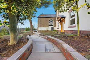 Garden - Laburnum Cottage (Tarporley)