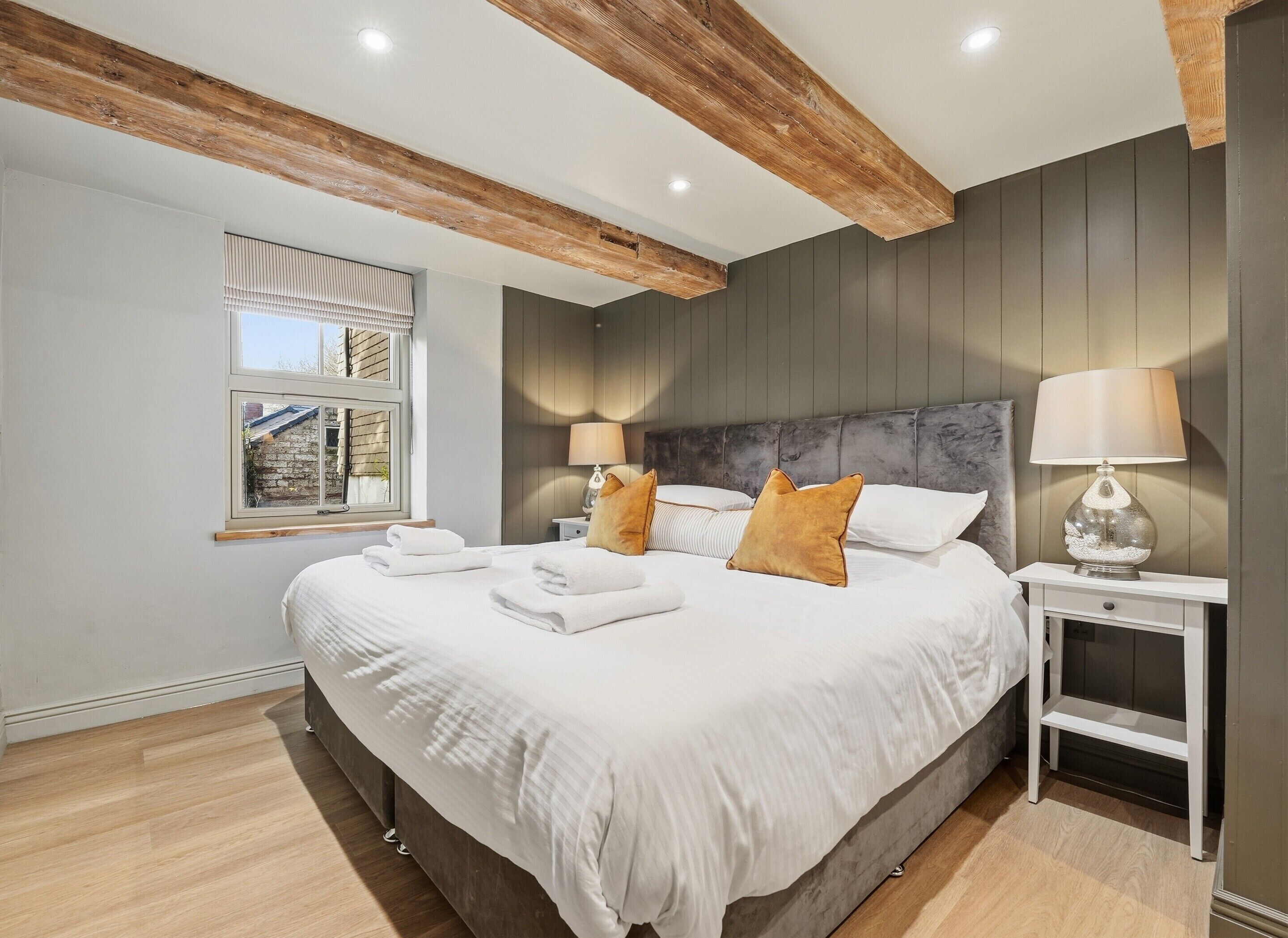 Småhus – deluxe, eget bad, bakgårdsutsikt (Laburnum Cottage) | 2 soverom