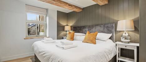 Småhus – deluxe, eget bad, bakgårdsutsikt (Laburnum Cottage) | 2 soverom