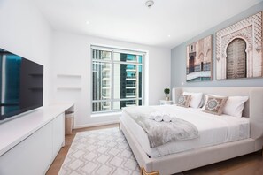 2 chambres, coffres-forts dans les chambres, bureau