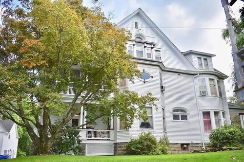 The Ruthie at Victorian Charm Inn