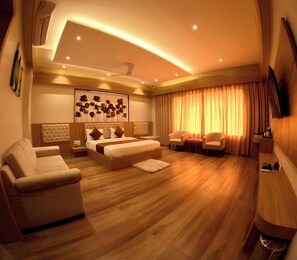 Suite – superior | Senger med Select Comfort-madrass og skrivebord