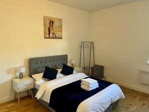 1 bedroom, desk, iron/ironing board, WiFi
