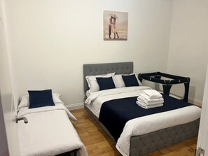 1 Schlafzimmer, Schreibtisch, Bügeleisen/Bügelbrett, WLAN