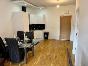 Dining - Quiet, Private and Serene (Westcliff-on-Sea)