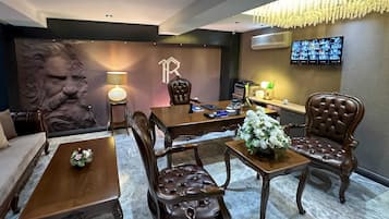 Quầy tiếp tân