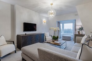 Family Apartment | Living area - Strathmore Court (London)