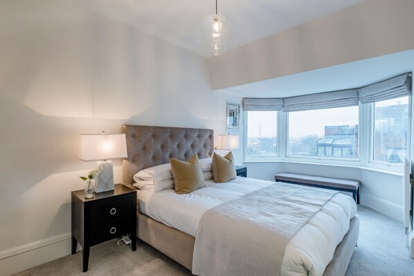 مكواة/لوح كي وواي فاي مجانًا وملاءات أسرّة