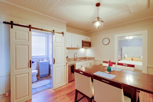 1 Bed Comfy - Historic Downtown Columbia (Elmwood Park)