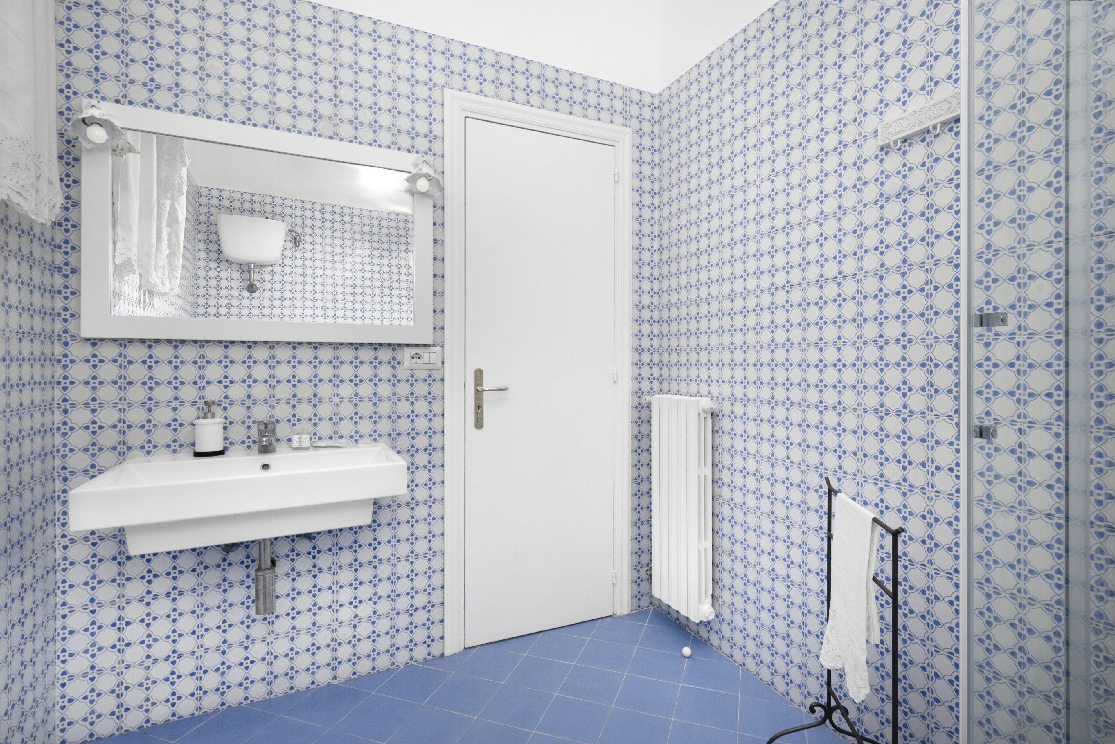 Vila luxo | Banheiro | Chuveiro, produtos de toalete grátis, secador de cabelo, bidê