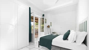 Deluxe Villa | 3 bedrooms, desk, iron/ironing board, free WiFi