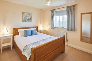 4 soverom, strykejern/-brett, reiseseng for barn og wi-fi (inkludert)