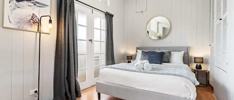 1 habitación, tabla de planchar con plancha, wifi y ropa de cama