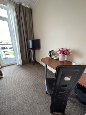 80-cm plasma TV with satellite channels, TV - Unimars Hotel Riga (Riga)