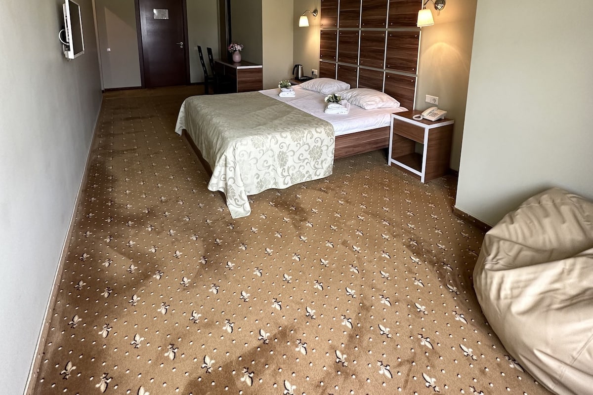 Desk, laptop workspace, free WiFi, bed sheets