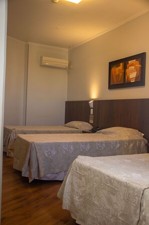 In-room safe, desk, laptop workspace, soundproofing - FIRENZE HOTEL (Votuporanga)