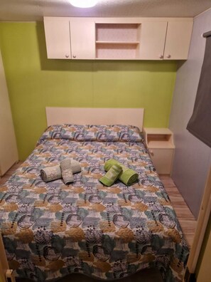 Club Mobile Home | 2 bedrooms, iron/ironing board, bed sheets - Sunset Milfontes (Odemira)