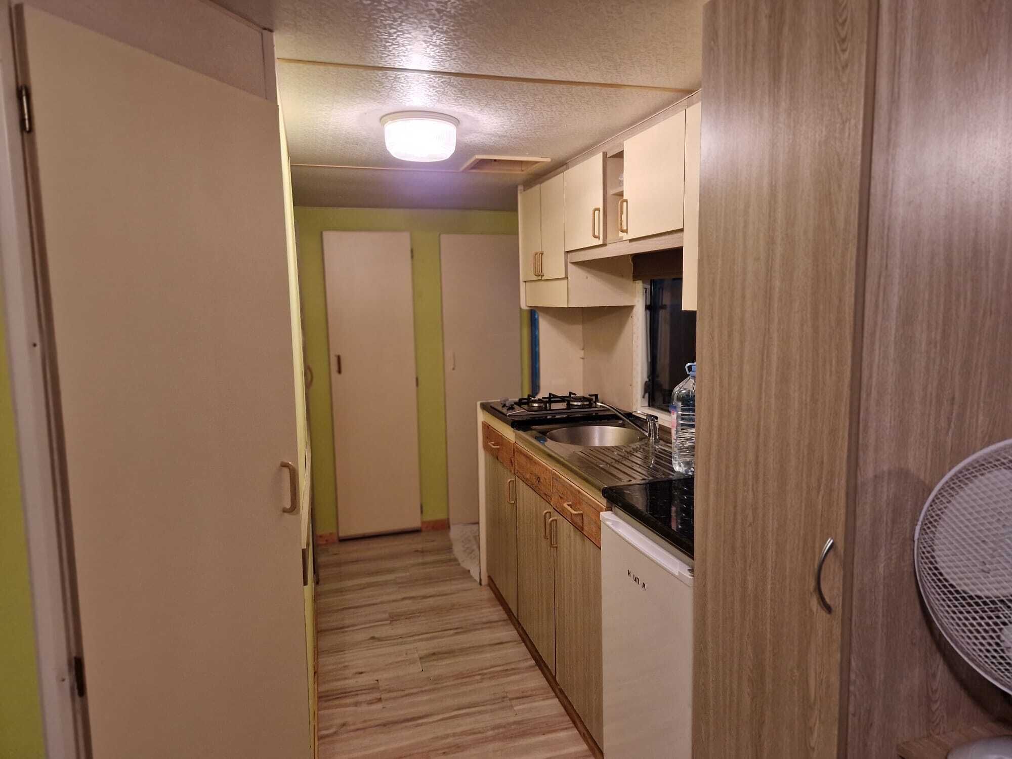 Mobile Club-Unterkunft | Eigene Küche | Mini-Kühlschrank, Mikrowelle, Herdplatte, Geschirrspüler