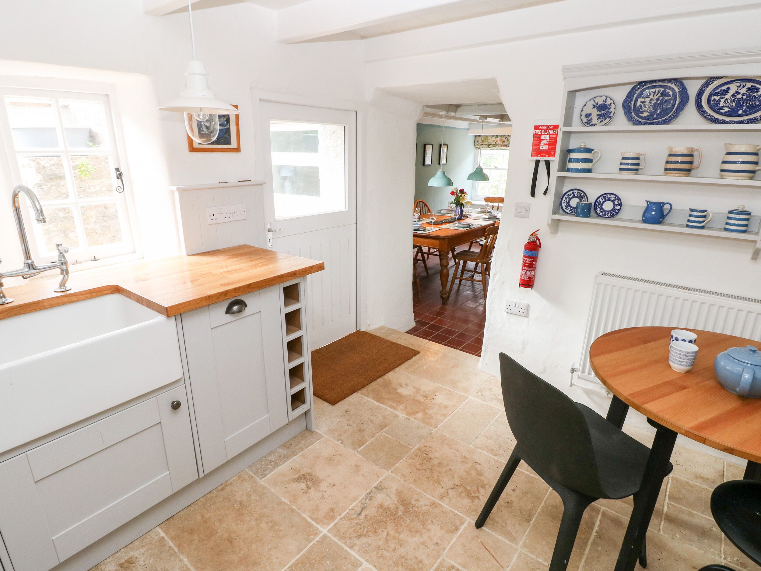 冰箱、洗碗机、电热水壶、烤面包机