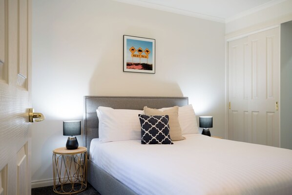 2 bedrooms, iron/ironing board, free WiFi, bed sheets