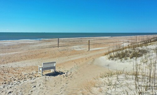 Apatb 164 2 Bedroom Condo by Redawning