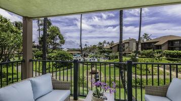 Condo, 1 Bedroom | Property grounds