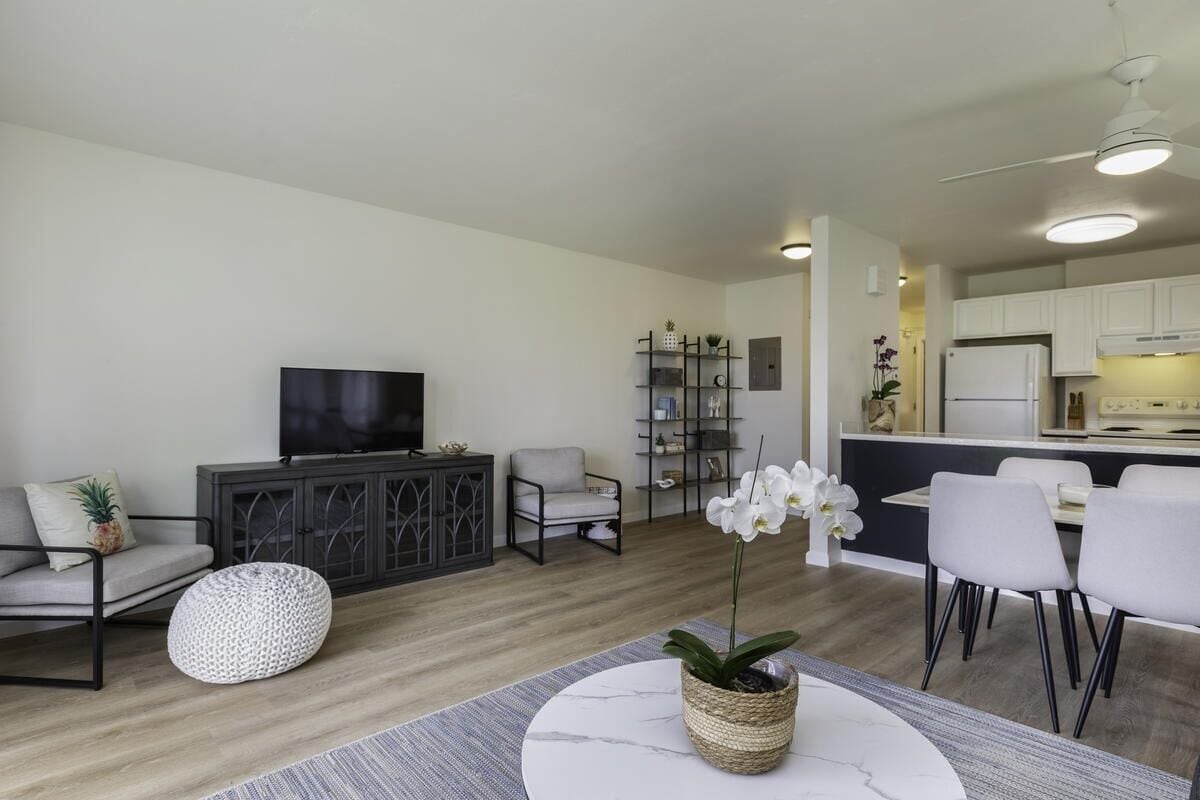 Condo, 1 Bedroom | Living area | Smart TV