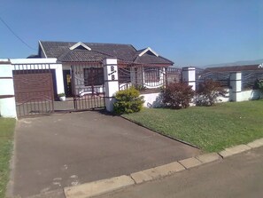 Exterior - Bed and Breakfast at The White House (Pietermaritzburg)